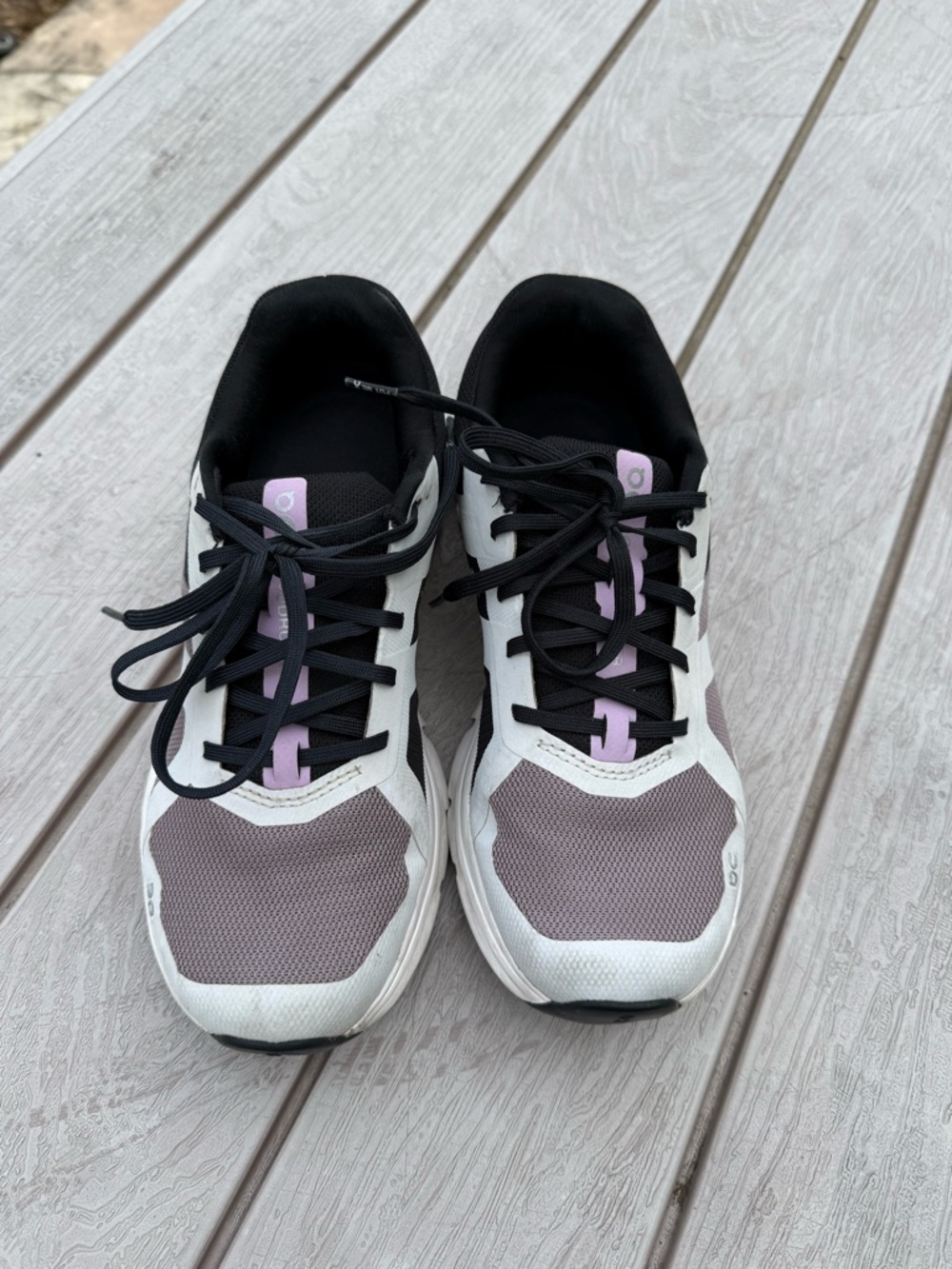 On Running Women's Trainer Sneakers in Mauve, Black & White - Picture 2 of 6